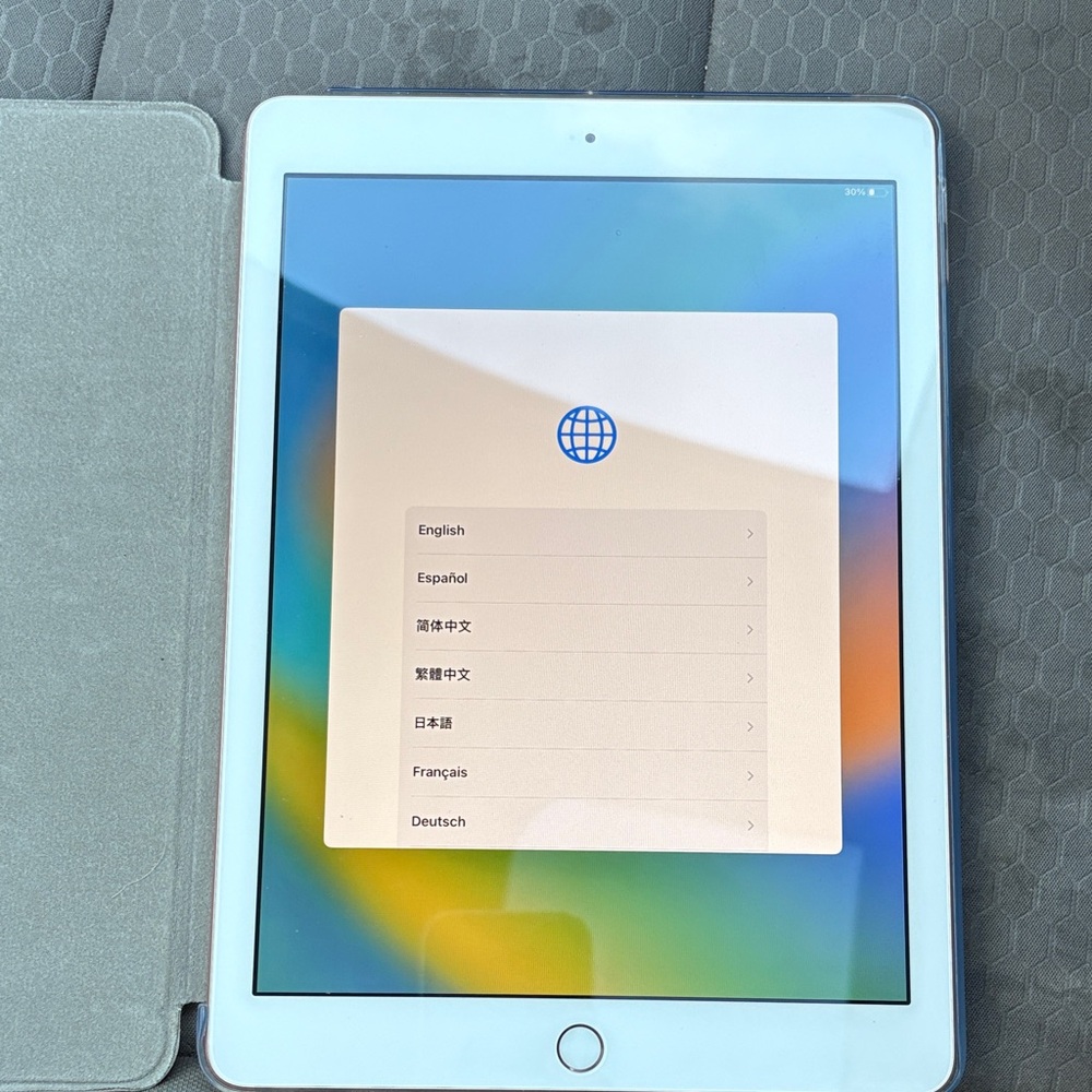 Rose gold iPad, in perfect condition!